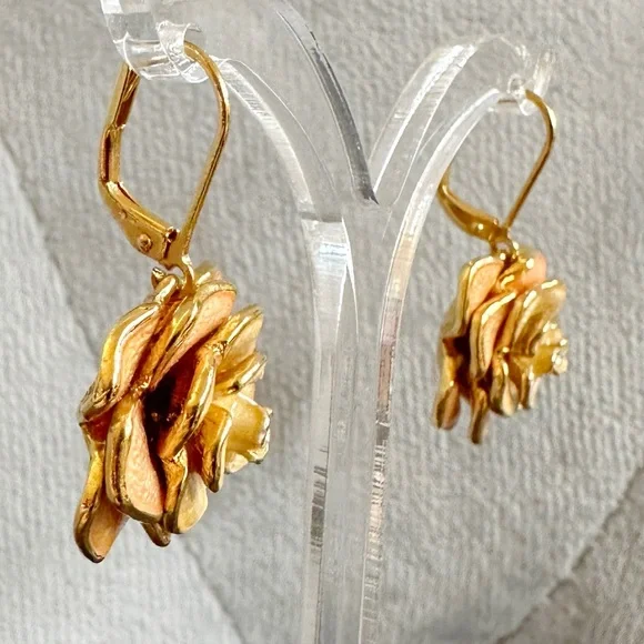 Joan River's Floral Dangle earrings. - Picture 5 of 8